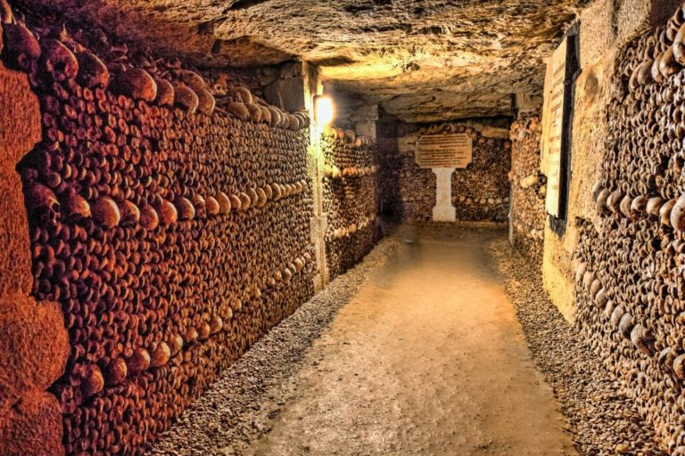 paris catacombs guided tour
